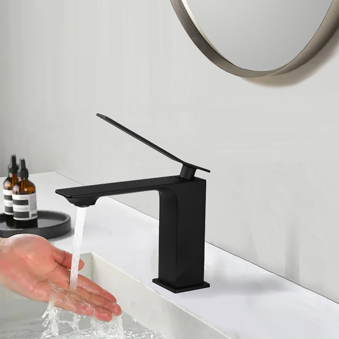 MAGRO SINGLE HOLE BATHROOM FAUCET