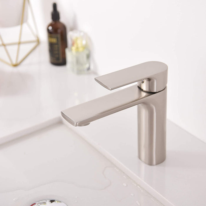 TIMELYSS Single Hole Bathroom Faucet